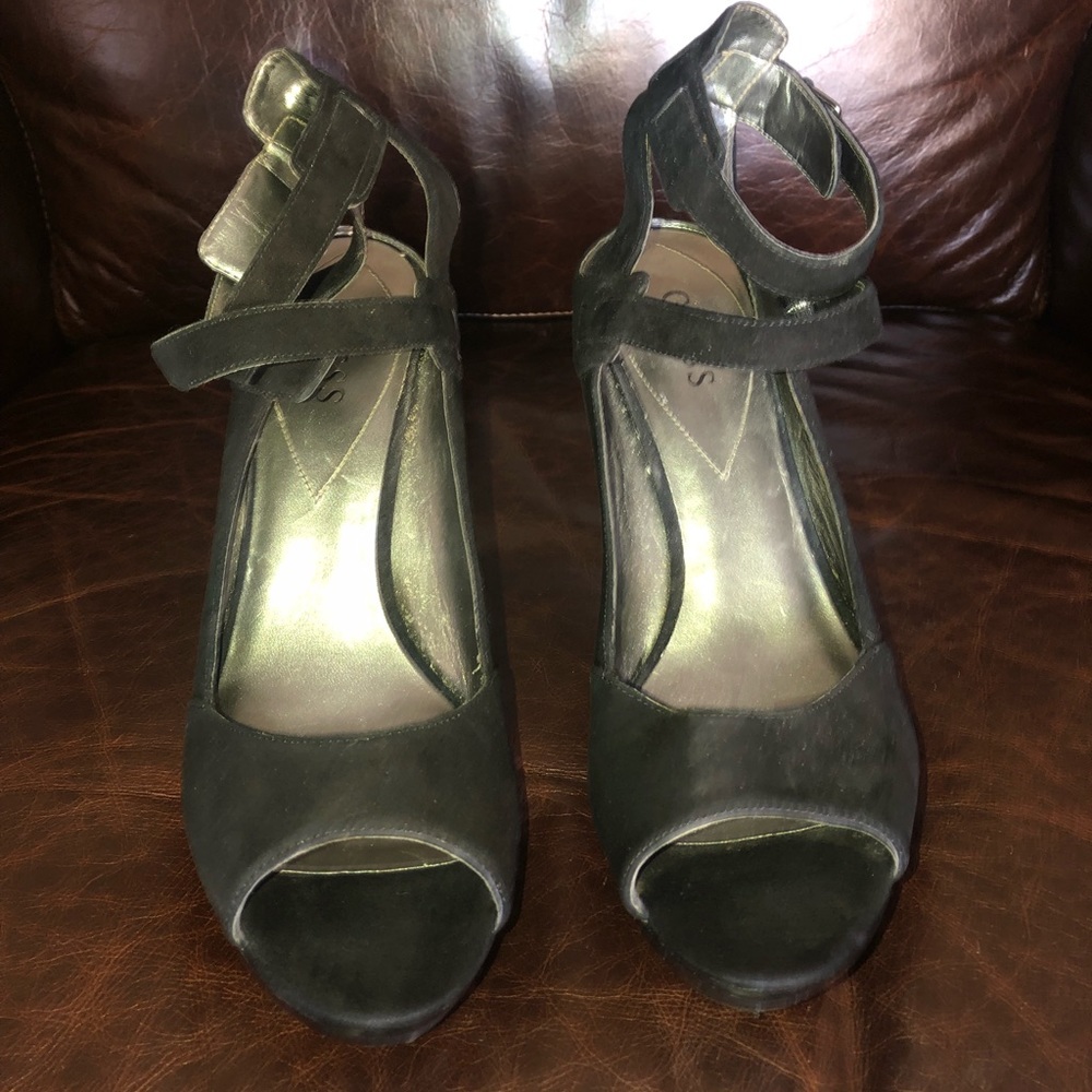 Guess sandals